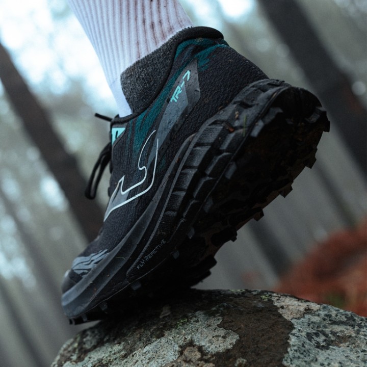 Zapatilla Trail Running TR-7 2601 Negro Transpirable